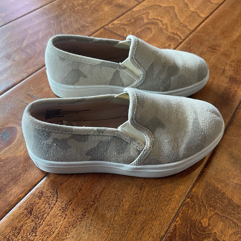 Kids Slip-On Canvas Shoes - Gray